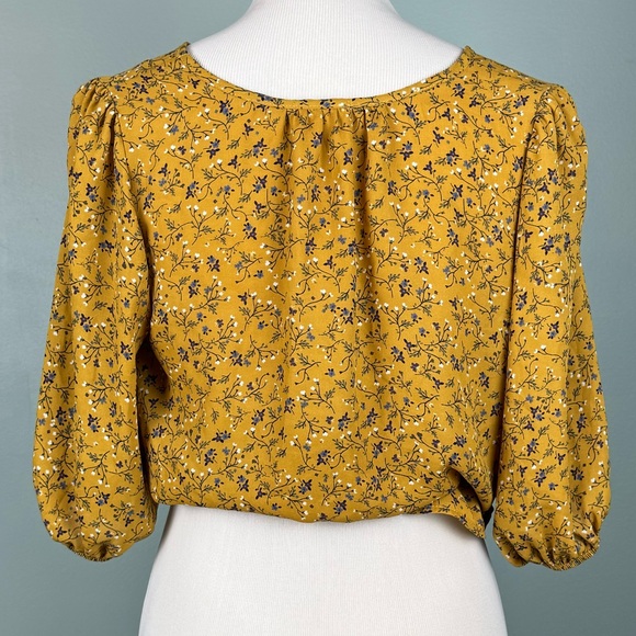 Cropped Tied Blouse - Picture 4 of 6